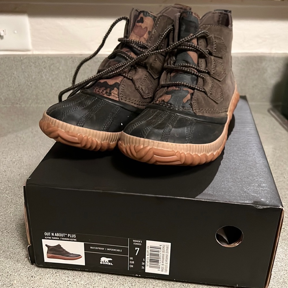 Brand new Sorel Out and About Plus Camo shoes